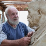 Ivan Tlášek tvoří bustu TGM